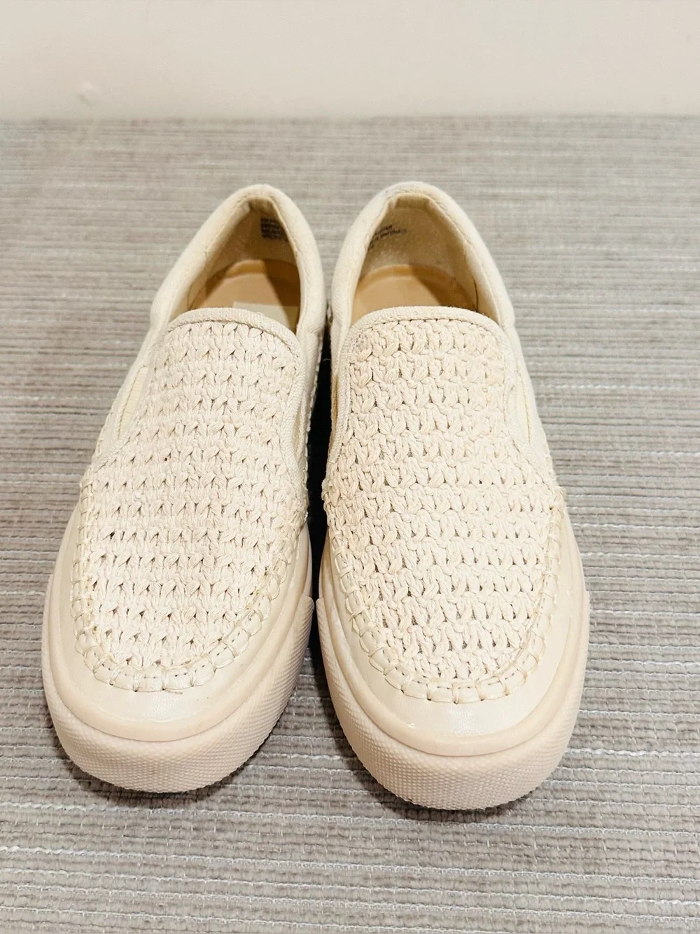 Dolce Vita Saydi Ivory Crochet Knit Slip On Platform Sneakers 7